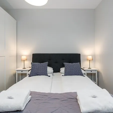 Daire Chwaliszewo Elegant With Balcony In By Renters