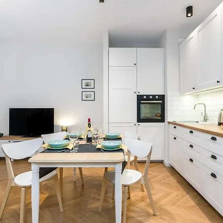 Appartement Chwaliszewo Elegant With Balcony In By Renters