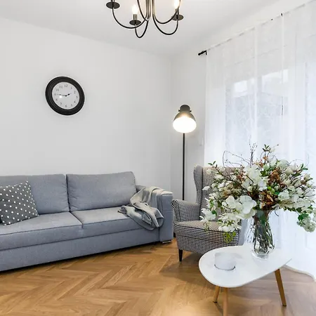 Appartement Chwaliszewo Elegant With Balcony In By Renters